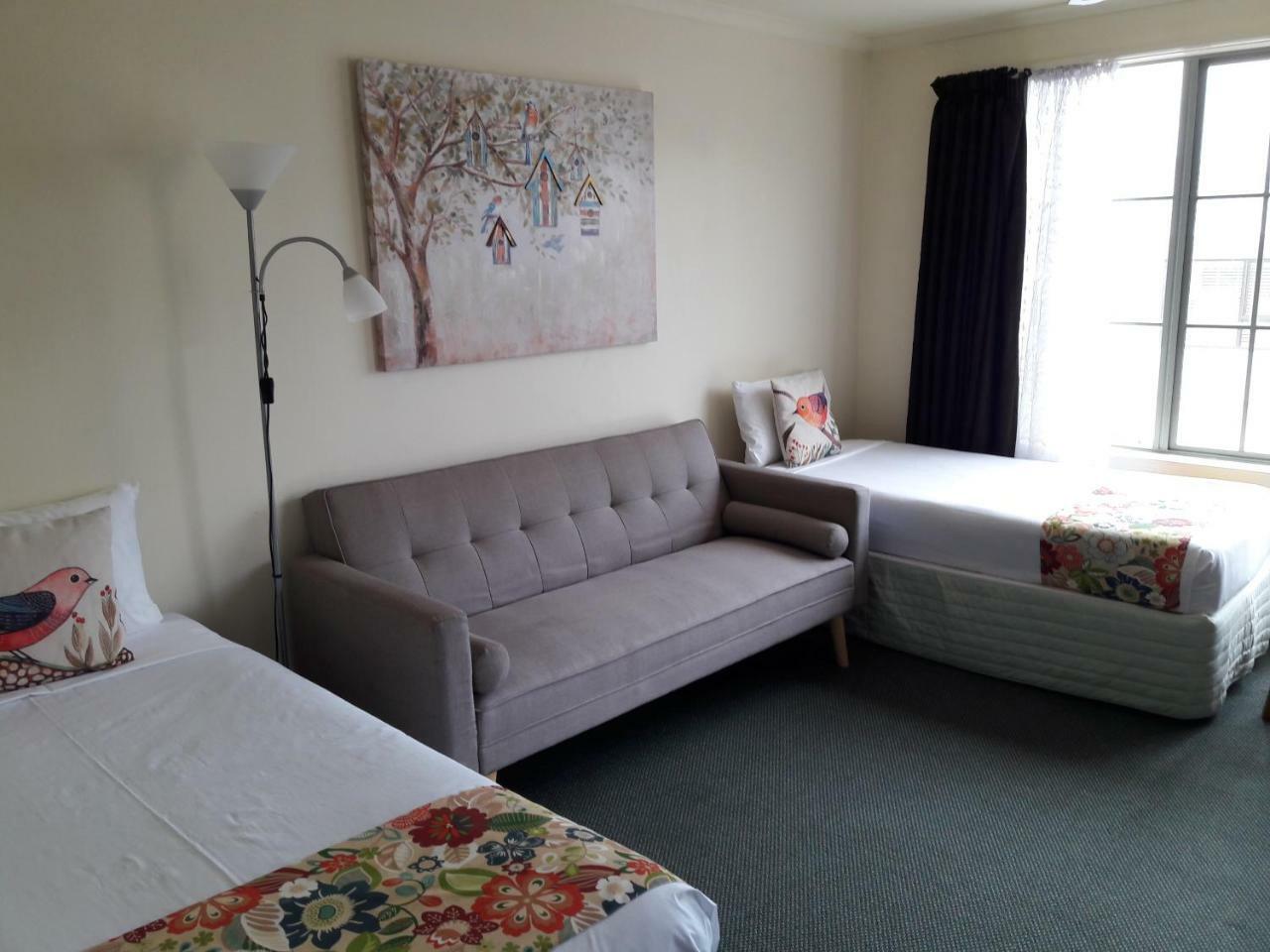 Colonial Lodge Motel Taupo Exterior foto